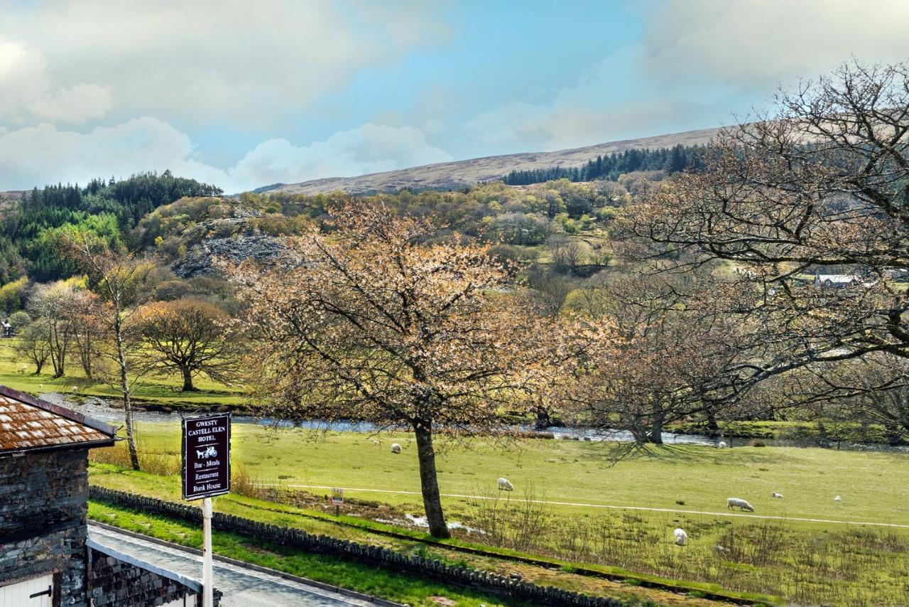 Elen'S Castle Hotel Dolwyddelan Bagian luar foto