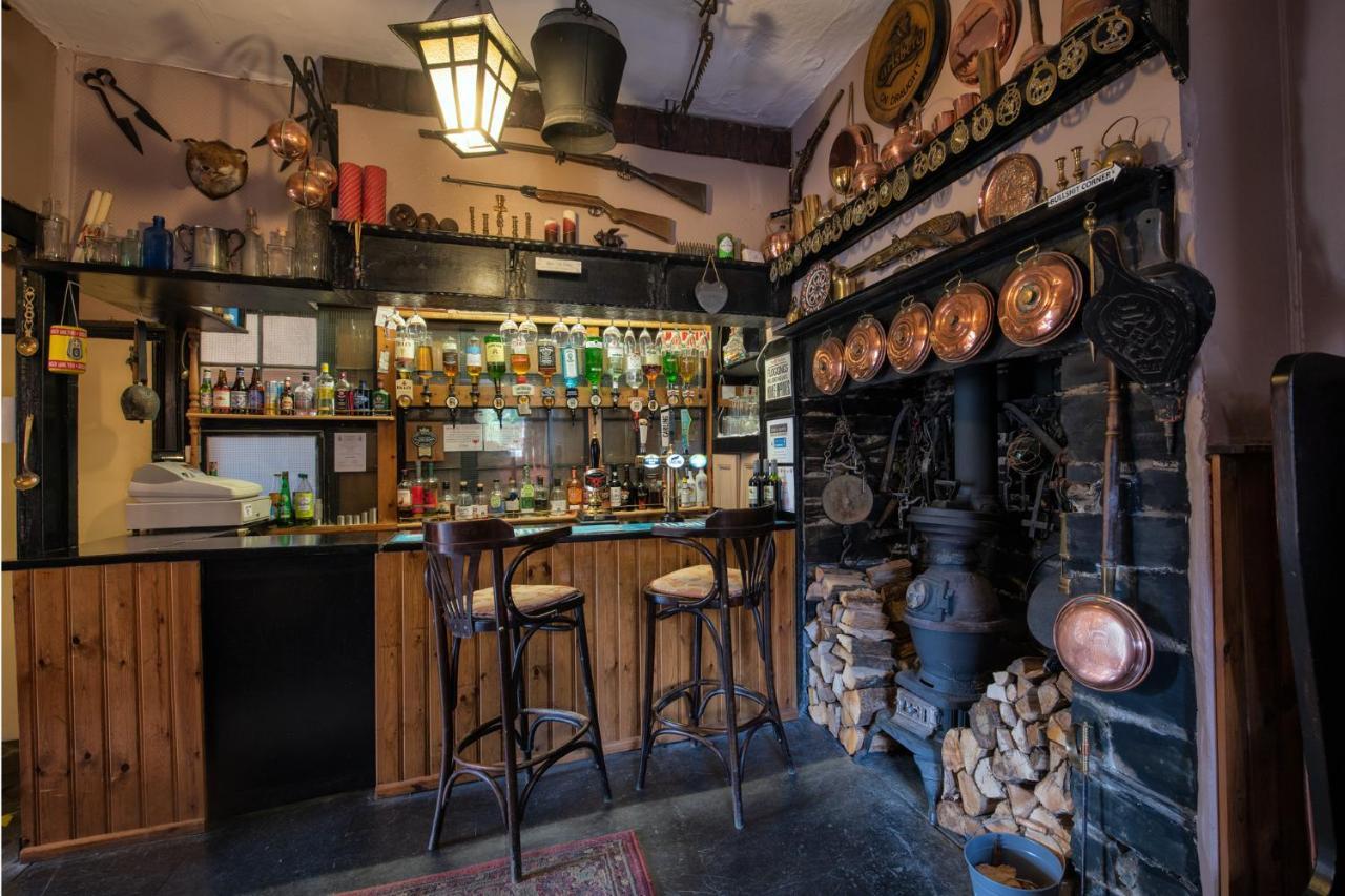 Elen'S Castle Hotel Dolwyddelan Bagian luar foto