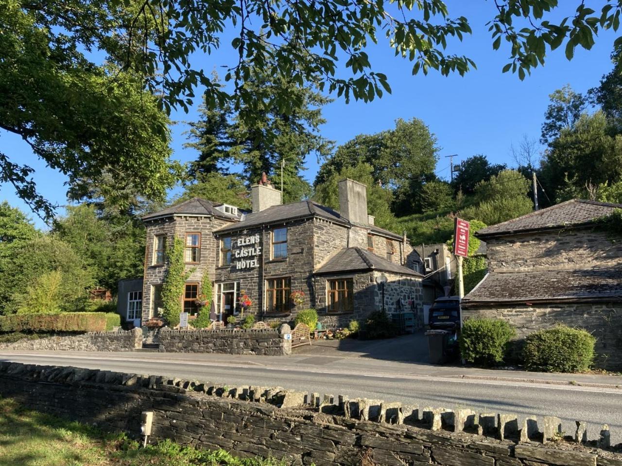 Elen'S Castle Hotel Dolwyddelan Bagian luar foto