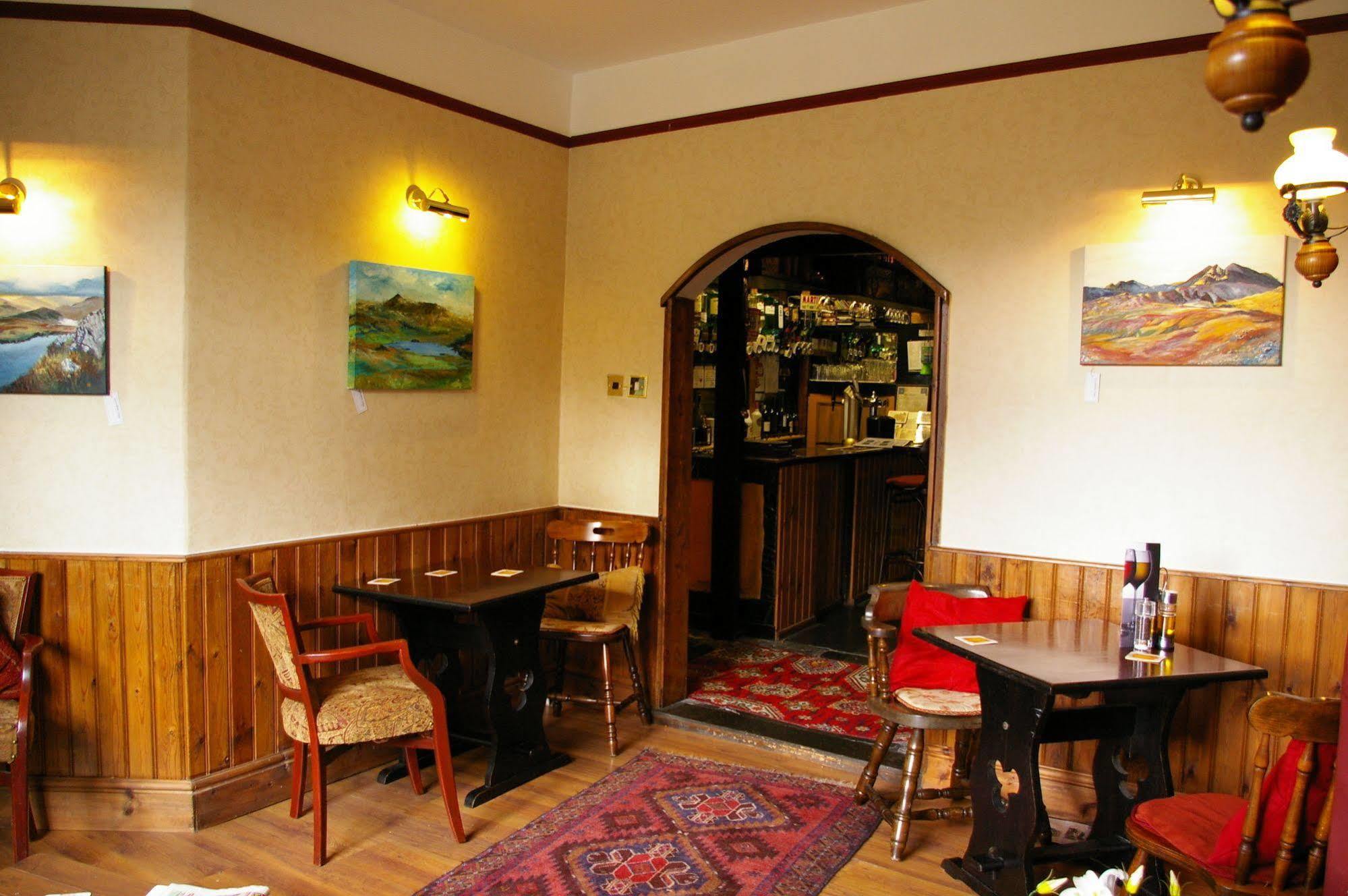 Elen'S Castle Hotel Dolwyddelan Bagian luar foto