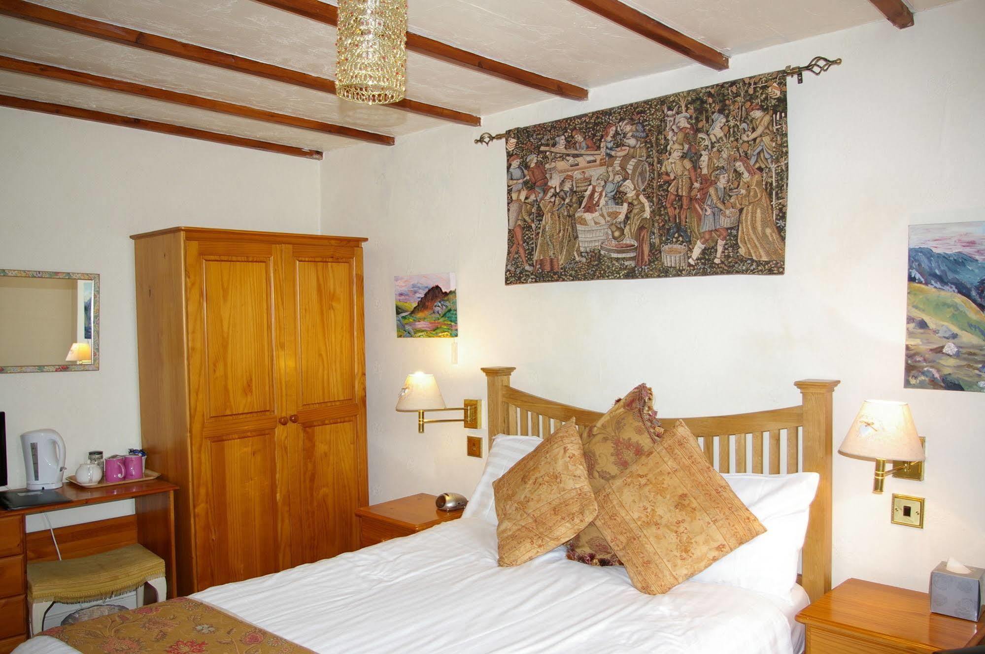 Elen'S Castle Hotel Dolwyddelan Bagian luar foto