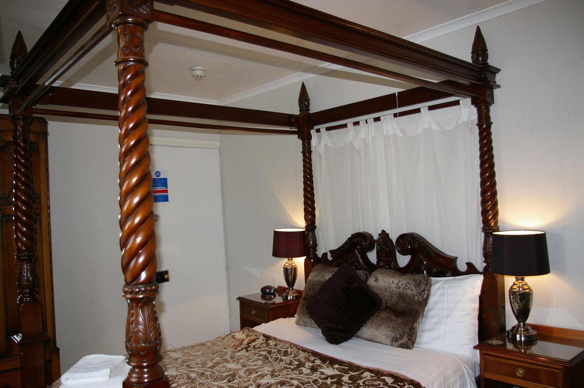 Elen'S Castle Hotel Dolwyddelan Bagian luar foto